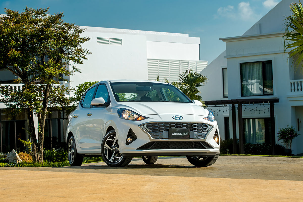 Hyundai I10 10 MT 2017 màu trắng  Ecoauto Chuyên mua bán trao đổi ký  gửi Sửa chữa bảo dưỡng các loại xe ô tô