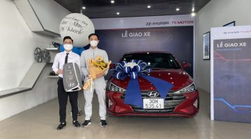 Hyundai Long Biên Bàn giao xe Hyundai Elantra cho Anh Kiểm - Hoàng Mai