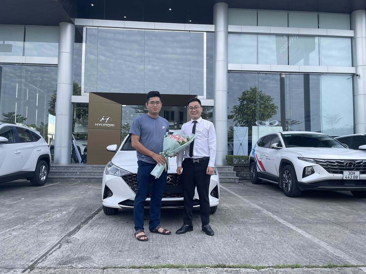 T8 Bàn giao xe Hyundai Accent Tiêu Chuẩn Đến Anh Nguyễn Văn Lương - Hưng Yên