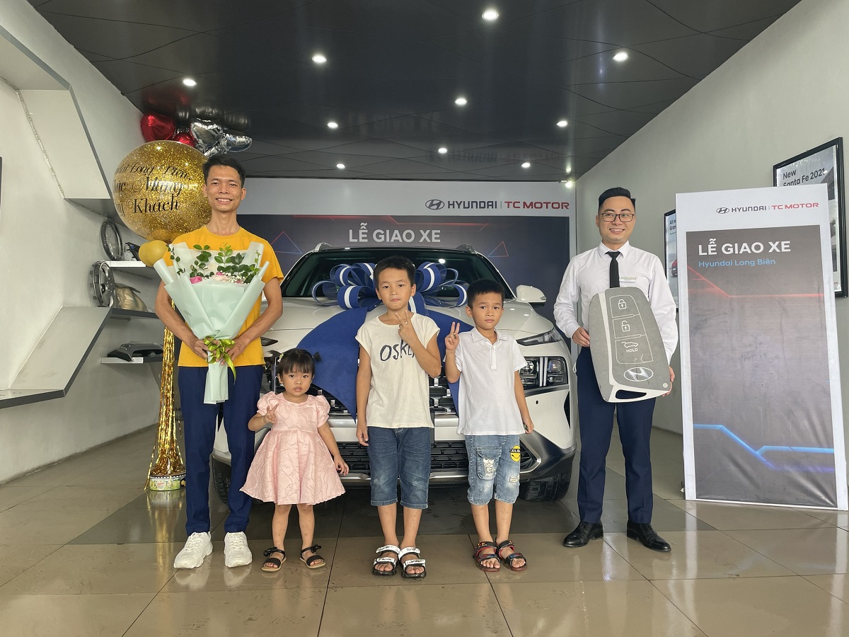 T9 Bàn giao xe Hyundai SantaFe Xăng Cao Cấp Đến Anh Nguyễn Văn Hoàn - Bắc Ninh